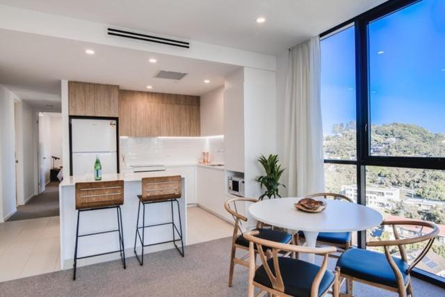 Iconic Kirra Beach Resort Гоулд Коуст Екстериор снимка