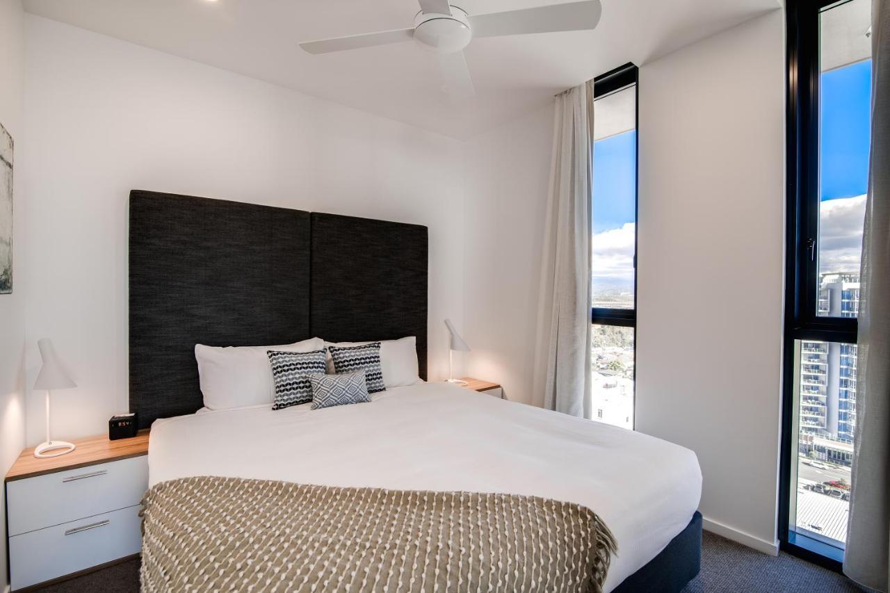 Iconic Kirra Beach Resort Гоулд Коуст Екстериор снимка